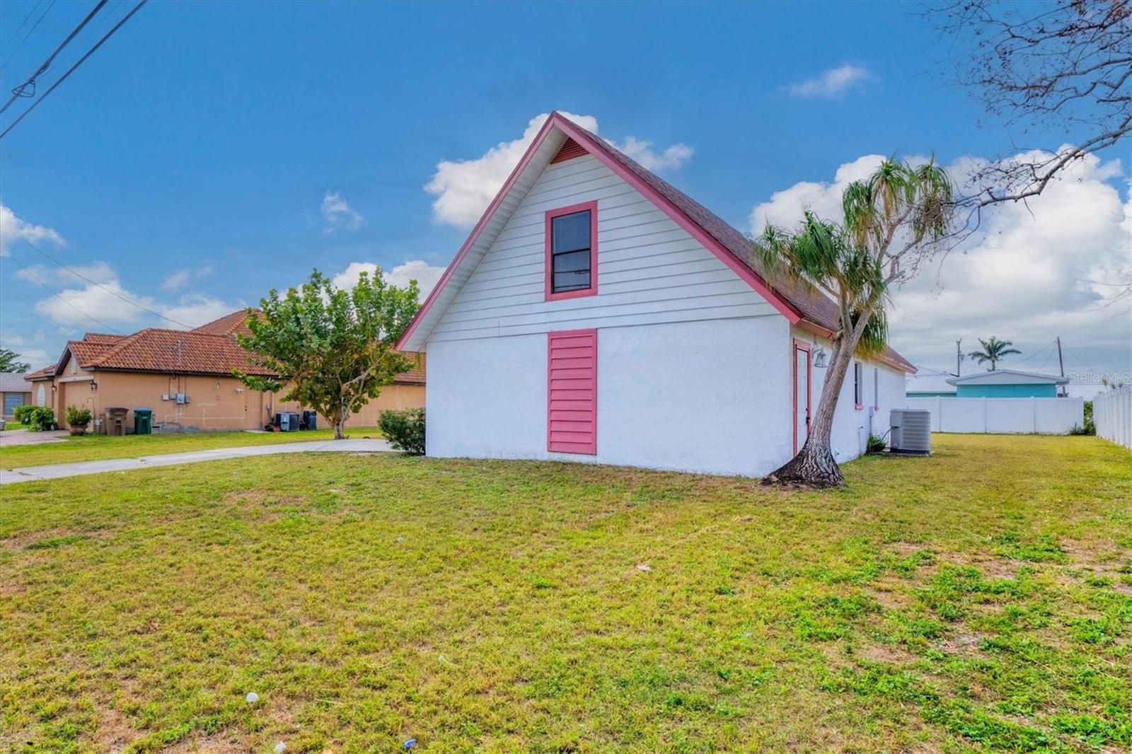 1930 VISCAYA PKWY, CAPE CORAL, FL, 33990
