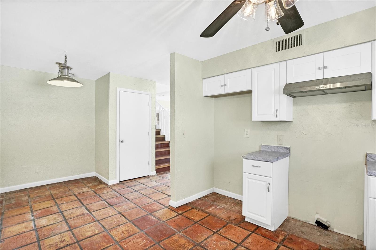 1930 VISCAYA PKWY, CAPE CORAL, FL, 33990