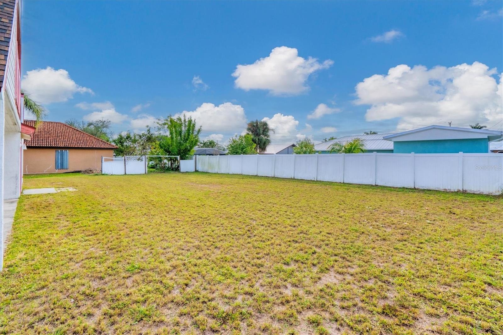 1930 VISCAYA PKWY, CAPE CORAL, FL, 33990