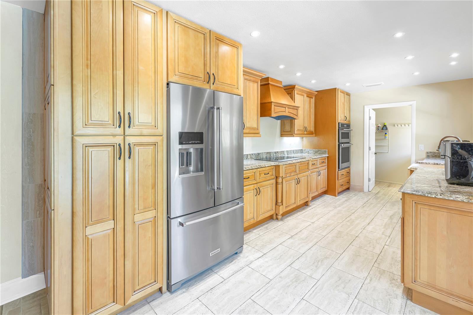 752 TROPICAL CIR, SARASOTA, FL, 34242