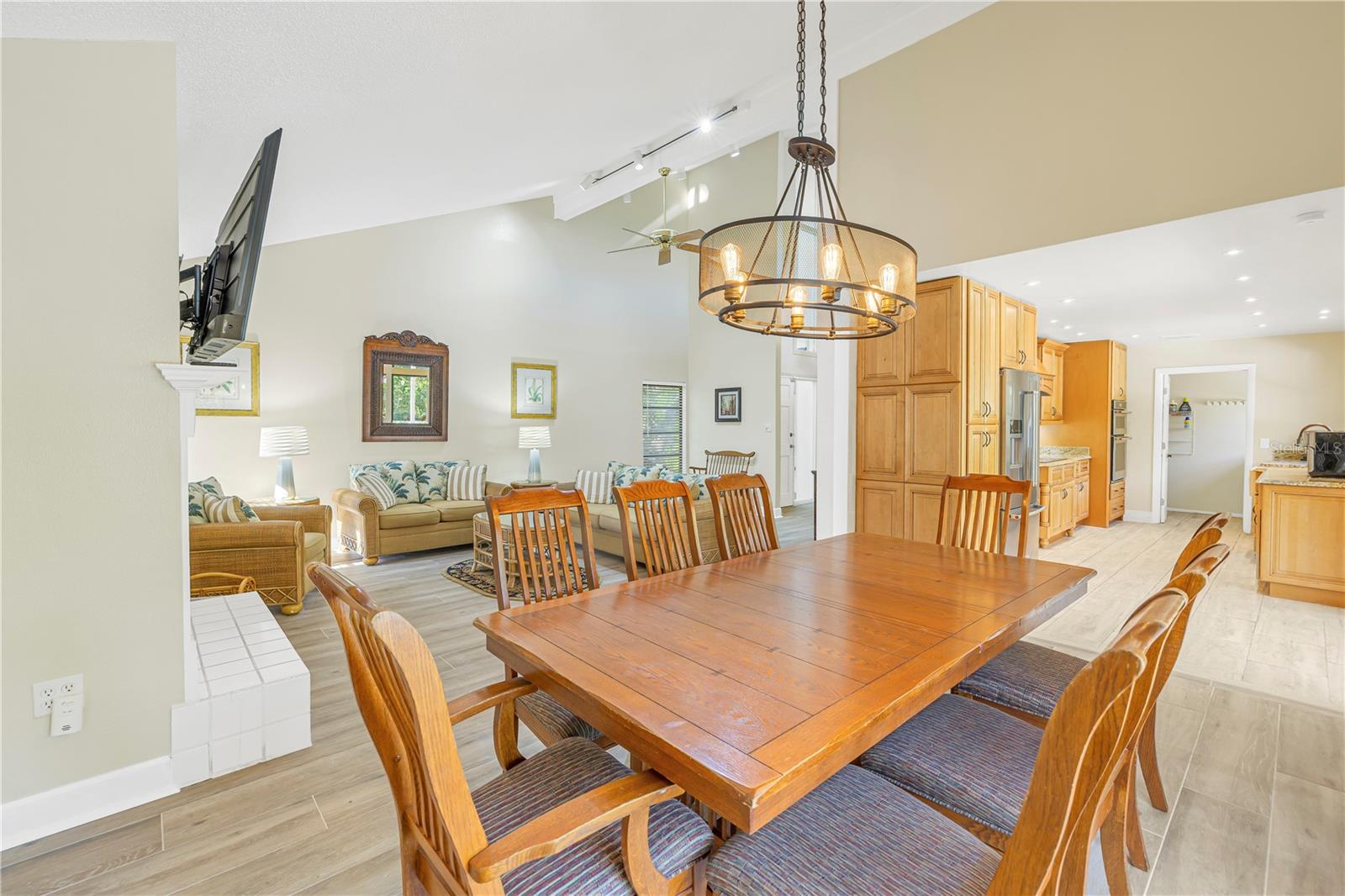 752 TROPICAL CIR, SARASOTA, FL, 34242