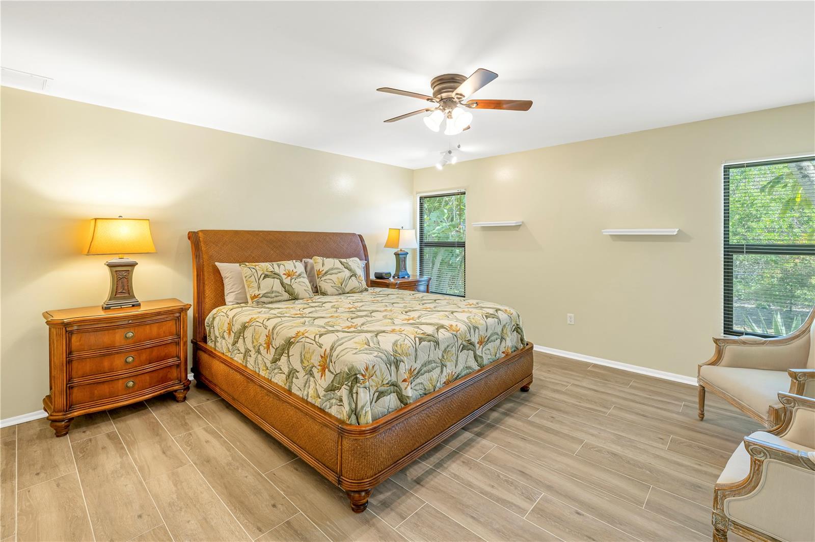 752 TROPICAL CIR, SARASOTA, FL, 34242