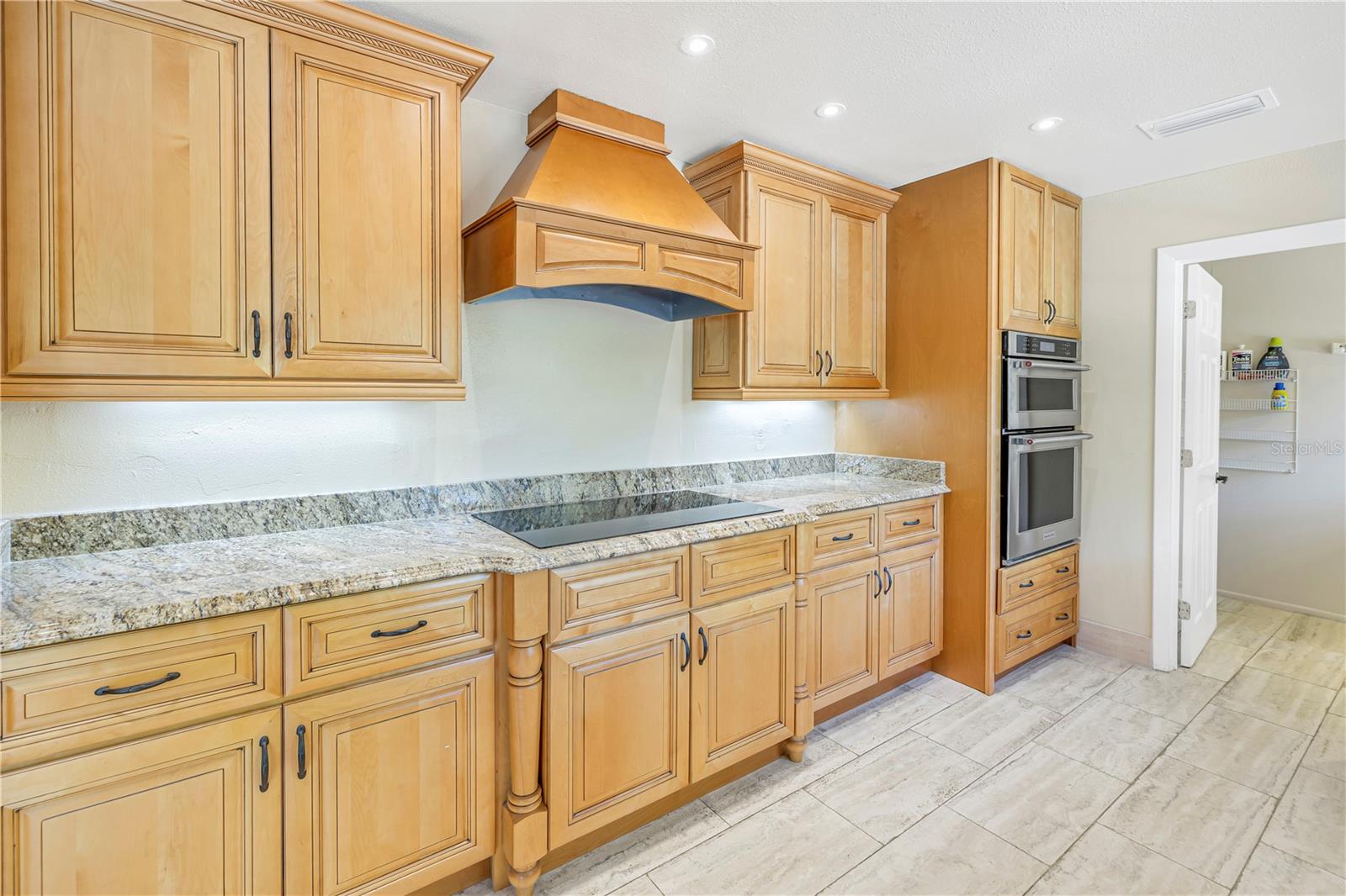 752 TROPICAL CIR, SARASOTA, FL, 34242