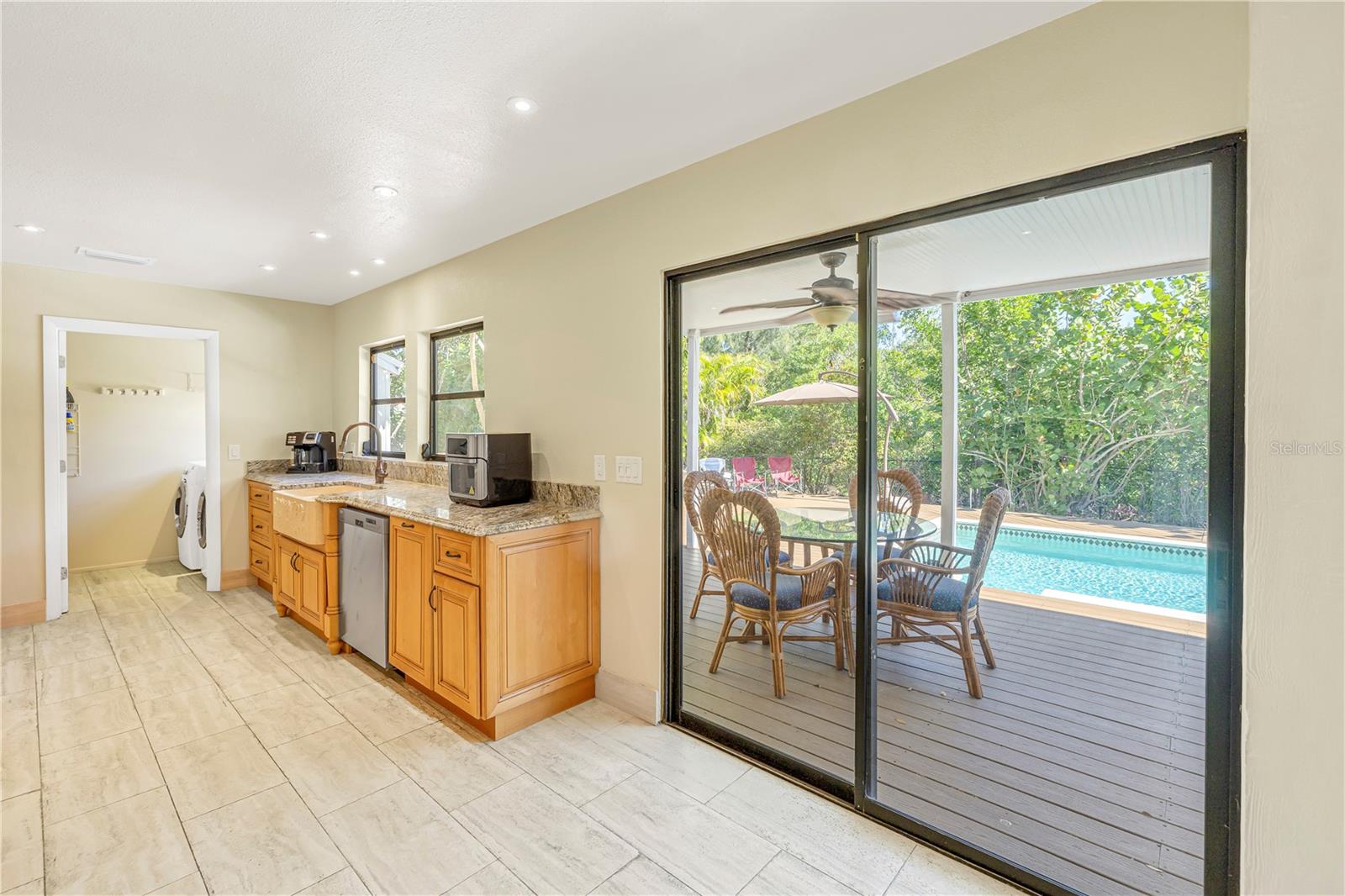 752 TROPICAL CIR, SARASOTA, FL, 34242