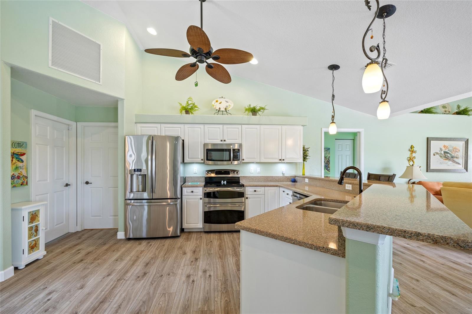 124 BEAU RIVAGE DR, ROTONDA WEST, FL, 33947