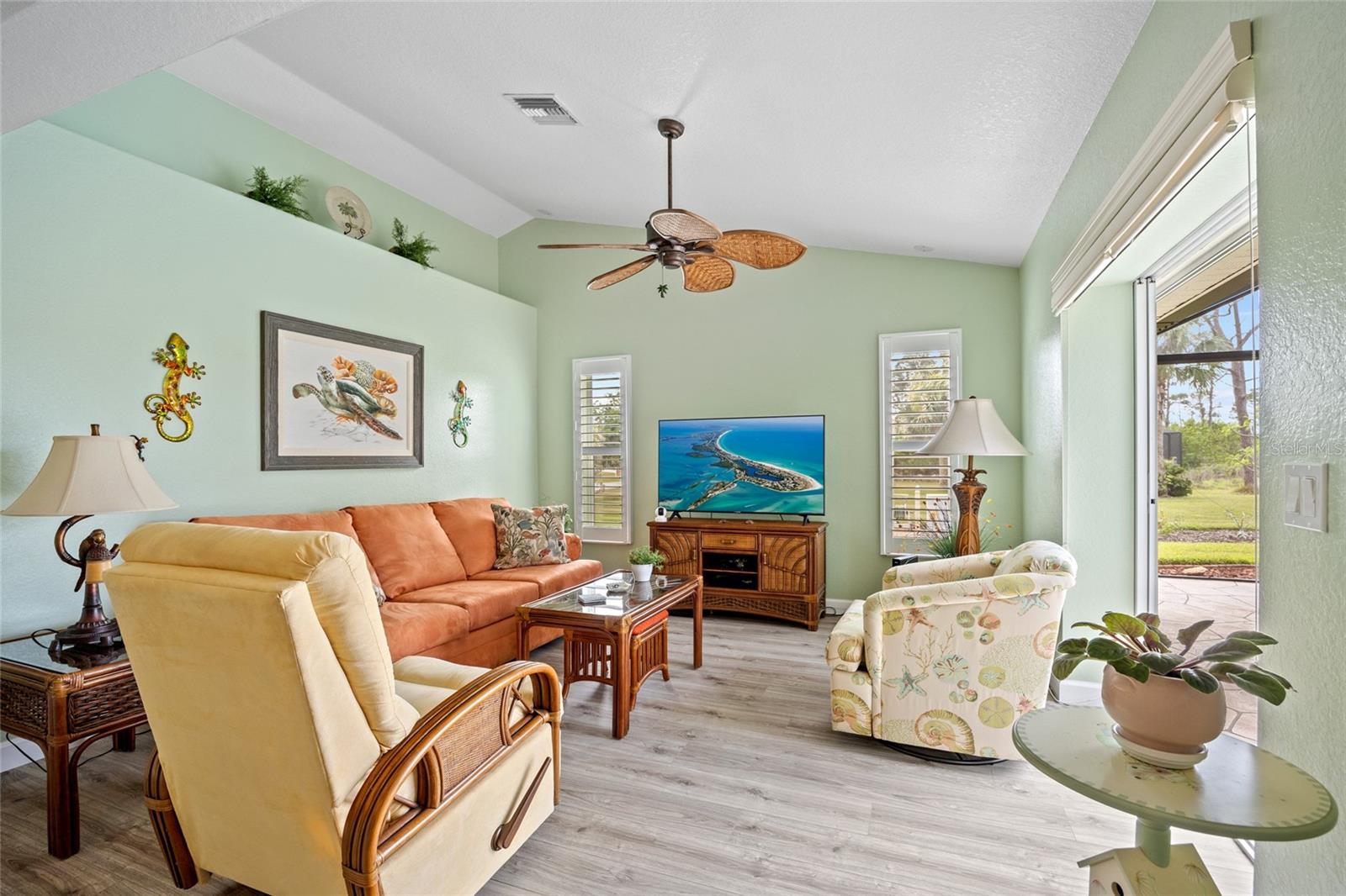 124 BEAU RIVAGE DR, ROTONDA WEST, FL, 33947