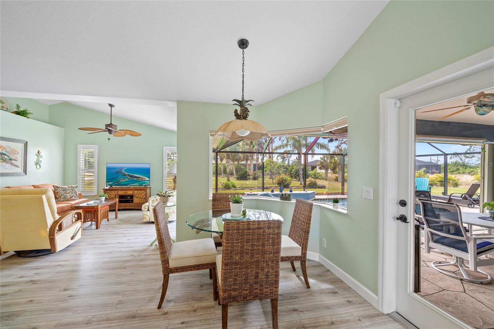 124 BEAU RIVAGE DR, ROTONDA WEST, FL, 33947