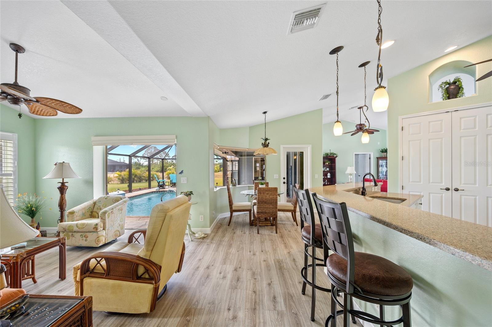 124 BEAU RIVAGE DR, ROTONDA WEST, FL, 33947