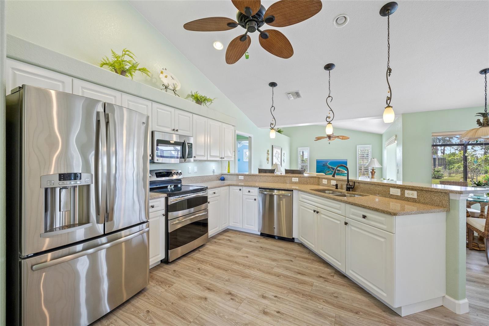 124 BEAU RIVAGE DR, ROTONDA WEST, FL, 33947