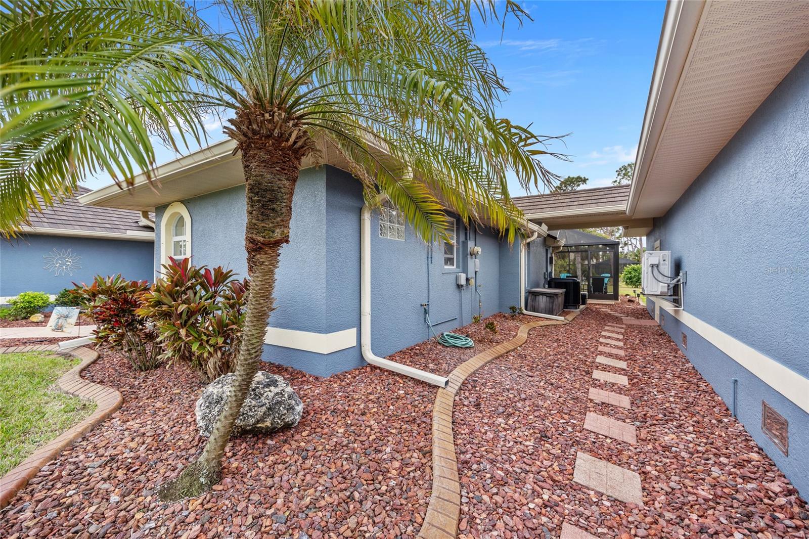 124 BEAU RIVAGE DR, ROTONDA WEST, FL, 33947