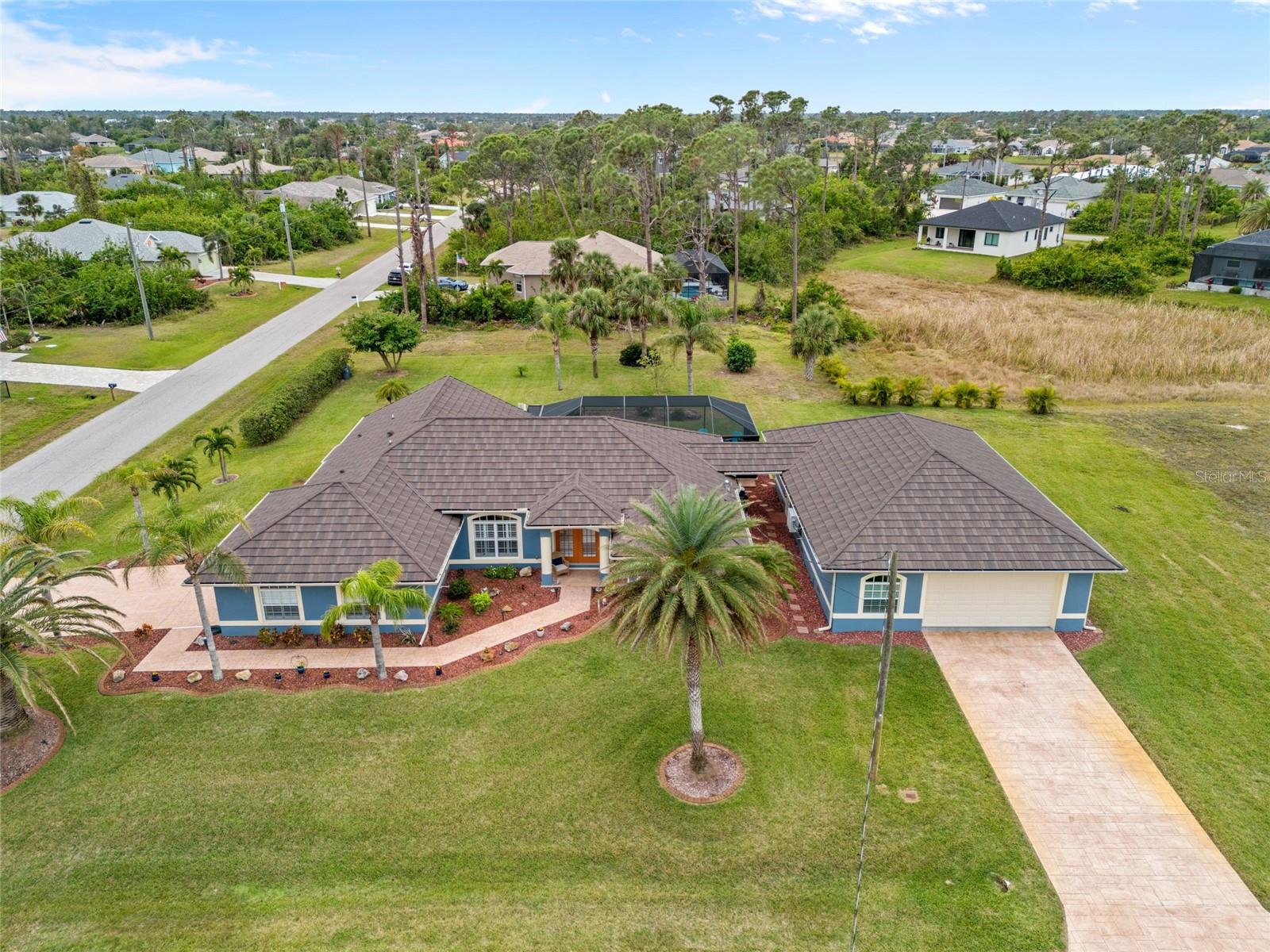 124 BEAU RIVAGE DR, ROTONDA WEST, FL, 33947