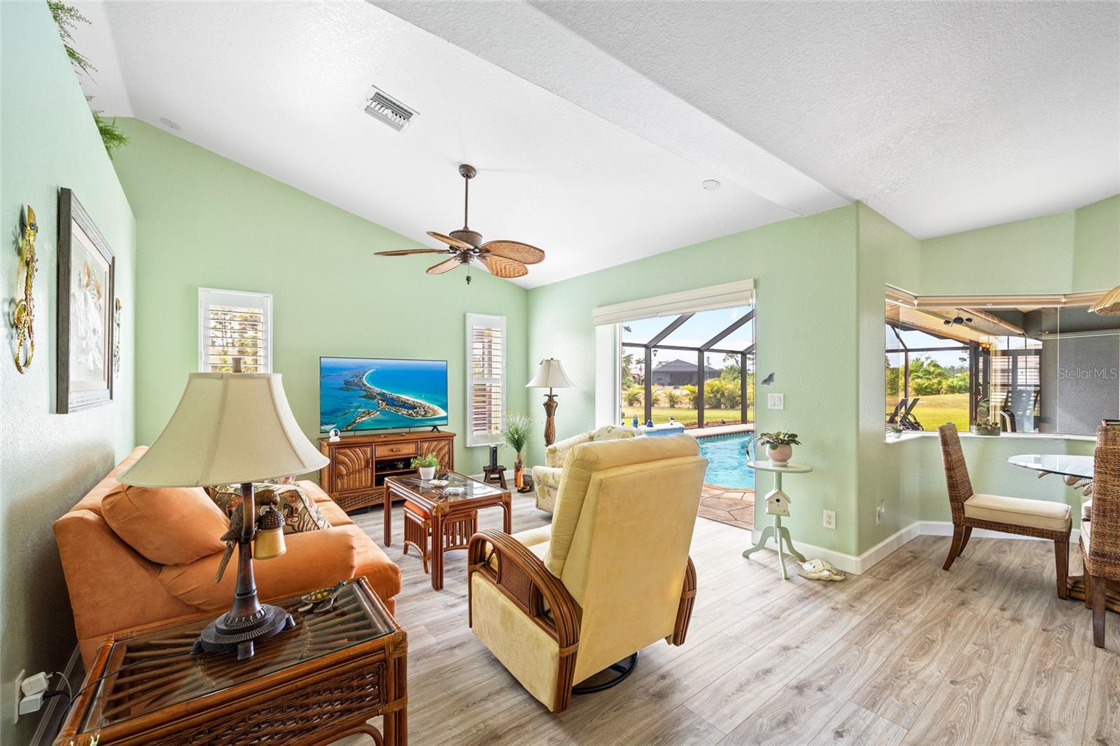 124 BEAU RIVAGE DR, ROTONDA WEST, FL, 33947
