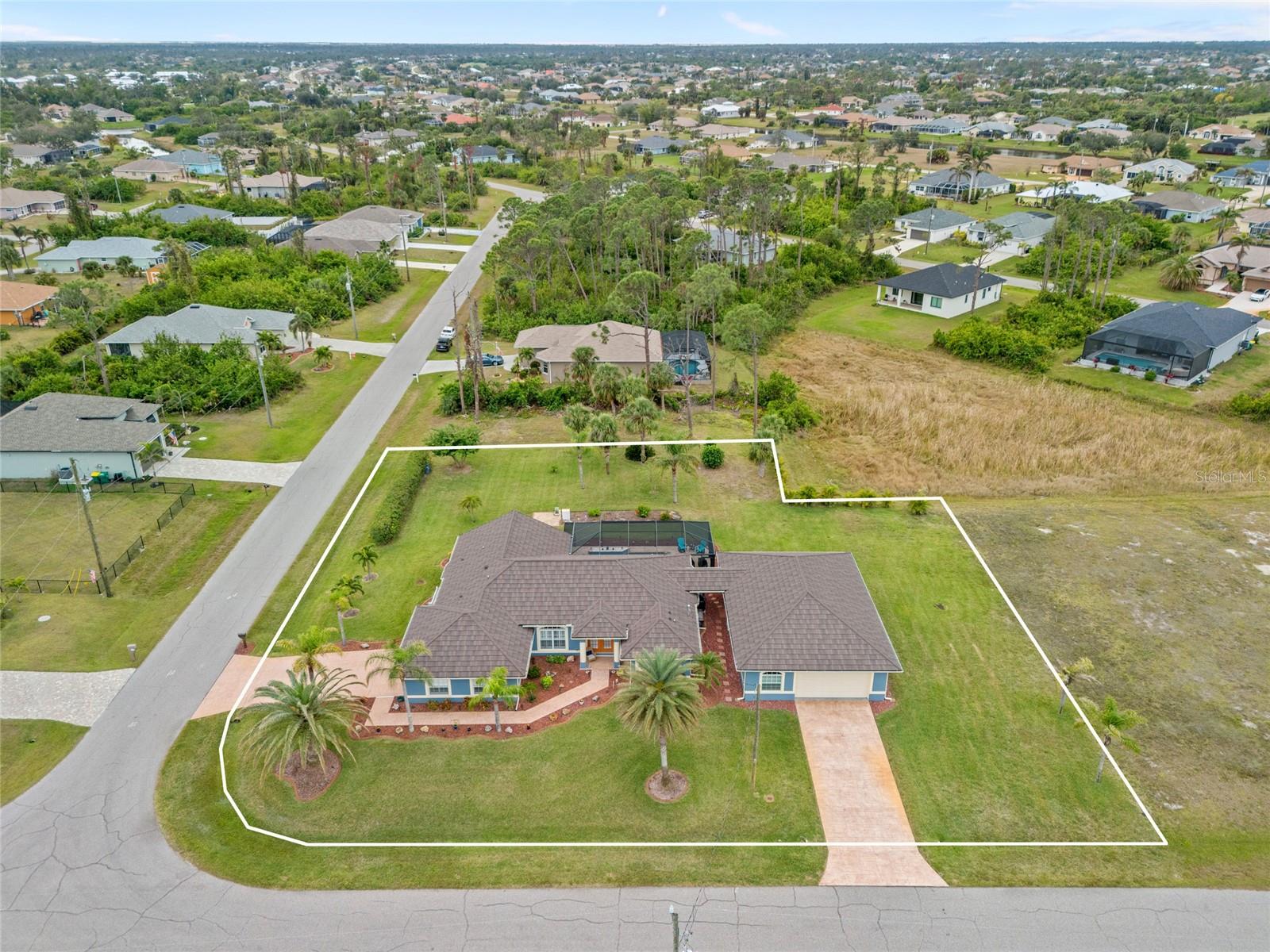 124 BEAU RIVAGE DR, ROTONDA WEST, FL, 33947