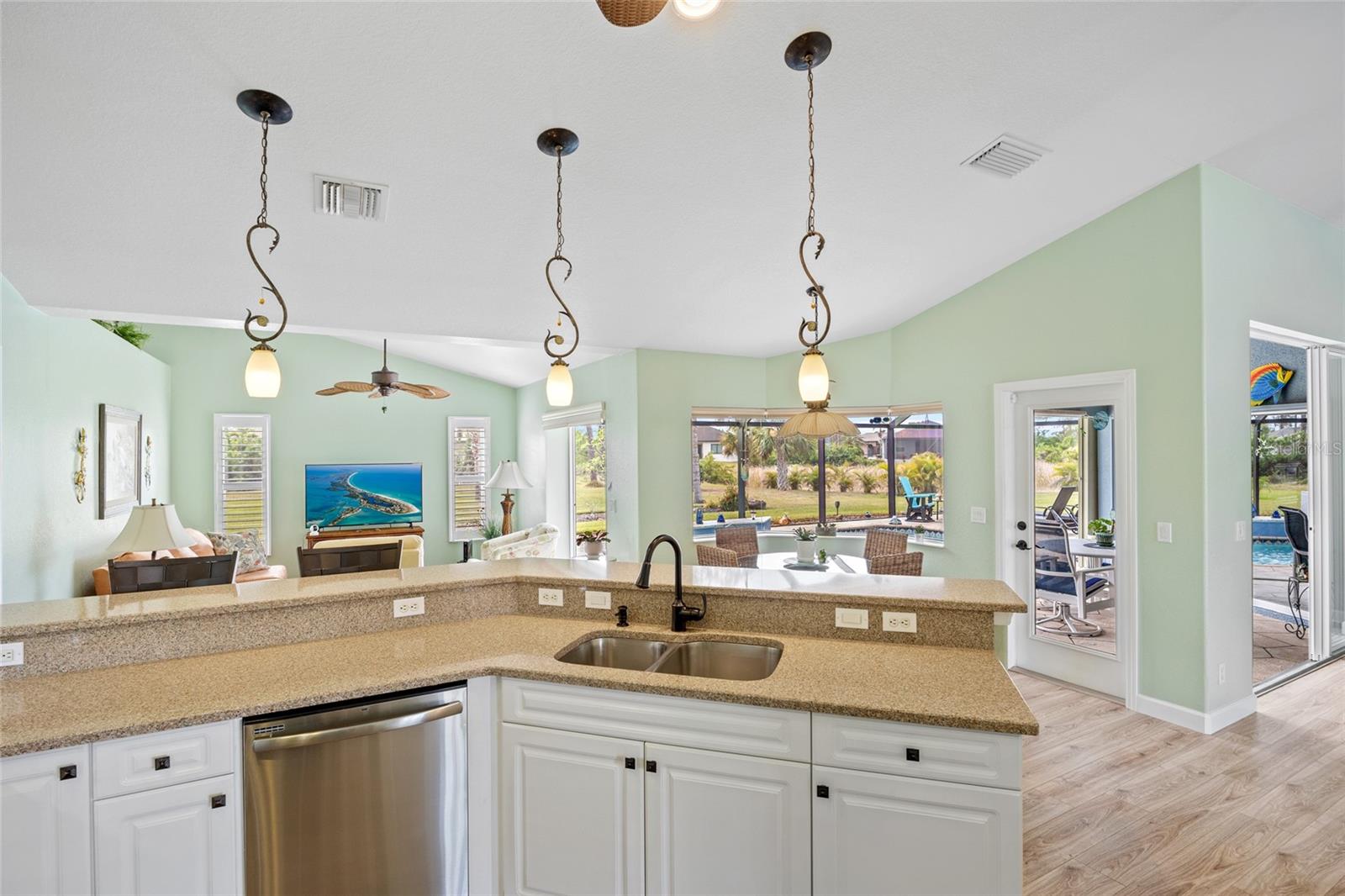 124 BEAU RIVAGE DR, ROTONDA WEST, FL, 33947