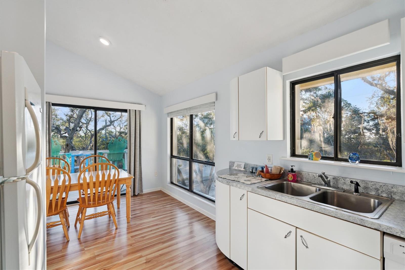 12631 HODGSON AVE, CEDAR KEY, FL, 32625