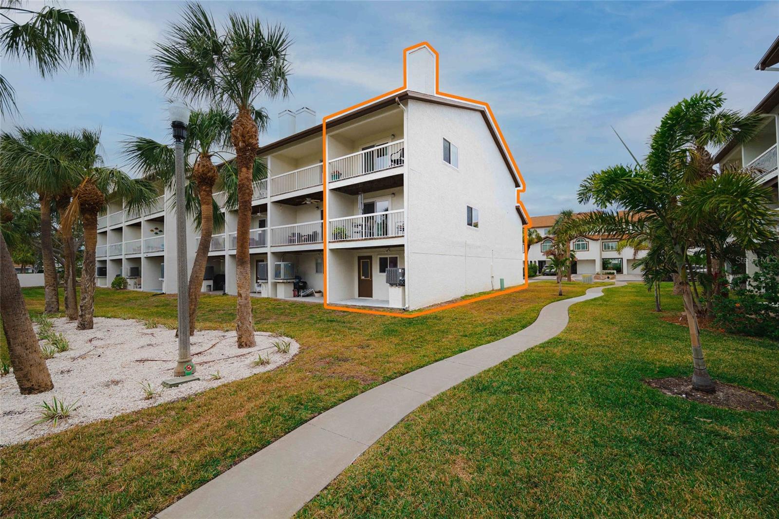 274 MADEIRA CIR, ST PETERSBURG, FL, 33715
