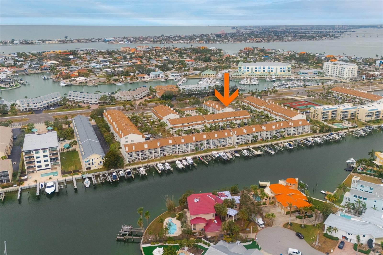 274 MADEIRA CIR, ST PETERSBURG, FL, 33715