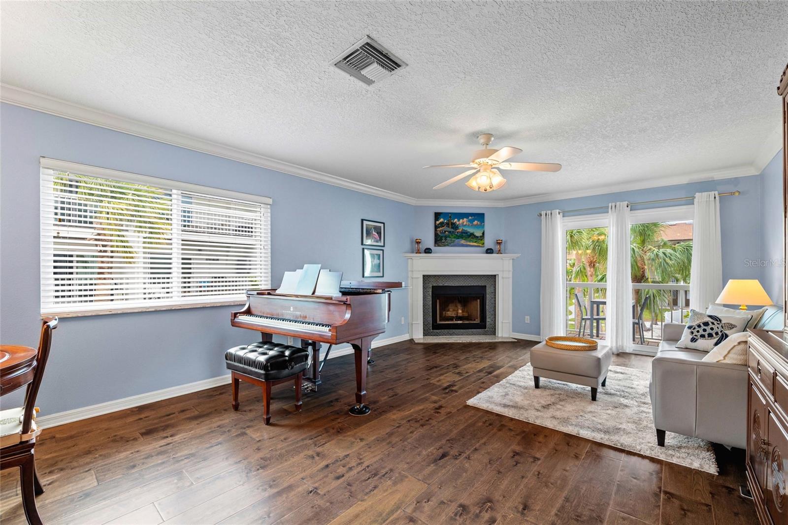 274 MADEIRA CIR, ST PETERSBURG, FL, 33715