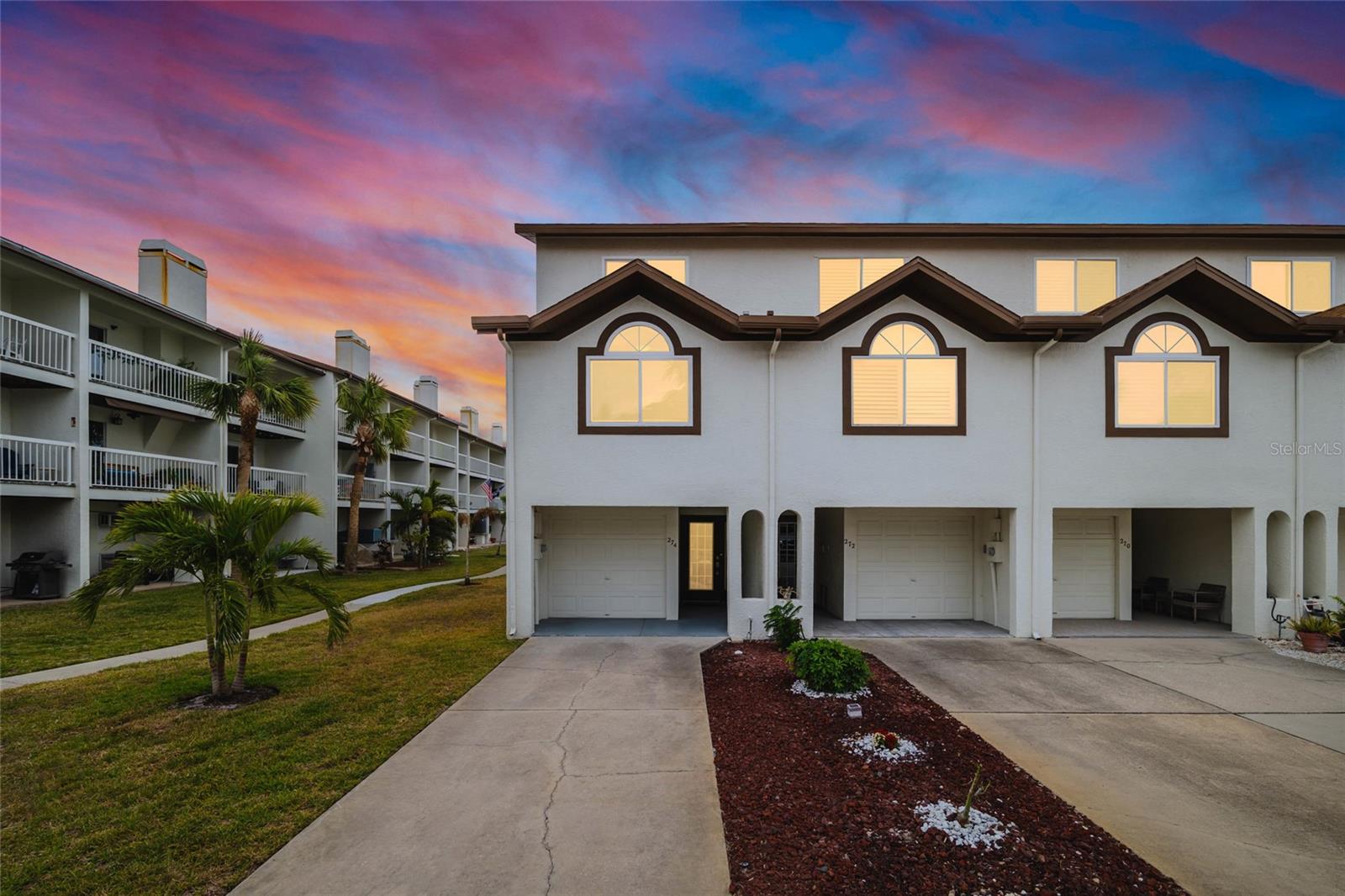 274 MADEIRA CIR, ST PETERSBURG, FL, 33715