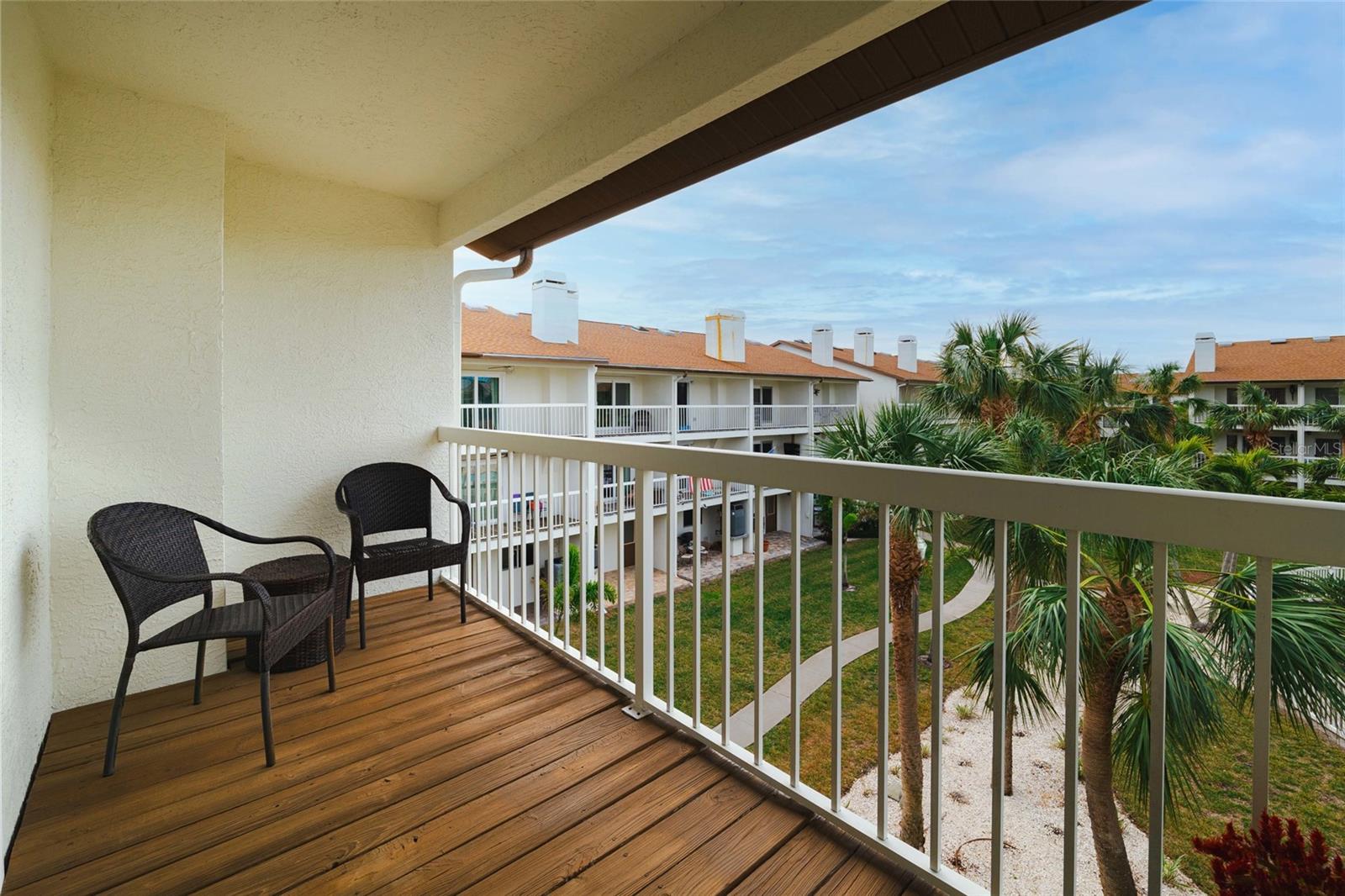274 MADEIRA CIR, ST PETERSBURG, FL, 33715