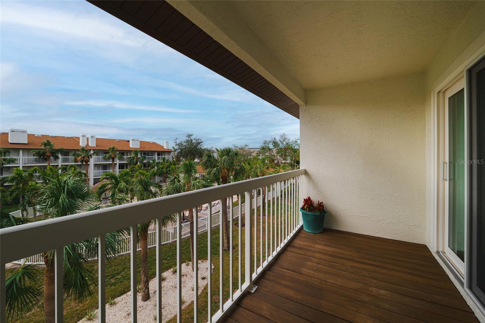 274 MADEIRA CIR, ST PETERSBURG, FL, 33715