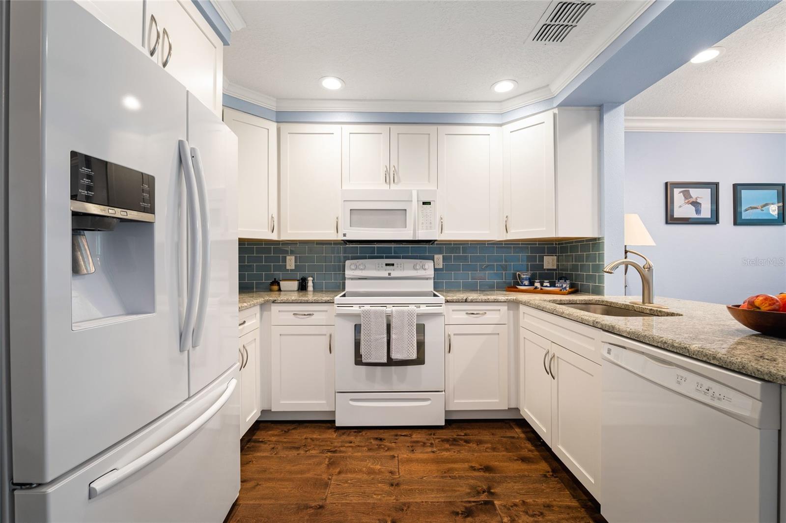 274 MADEIRA CIR, ST PETERSBURG, FL, 33715