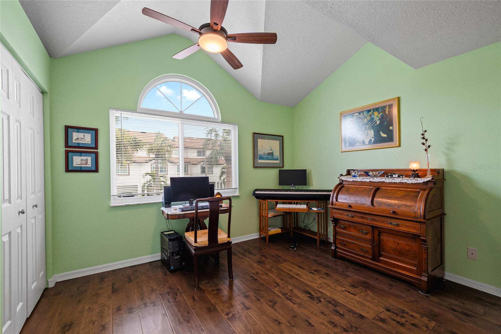 274 MADEIRA CIR, ST PETERSBURG, FL, 33715