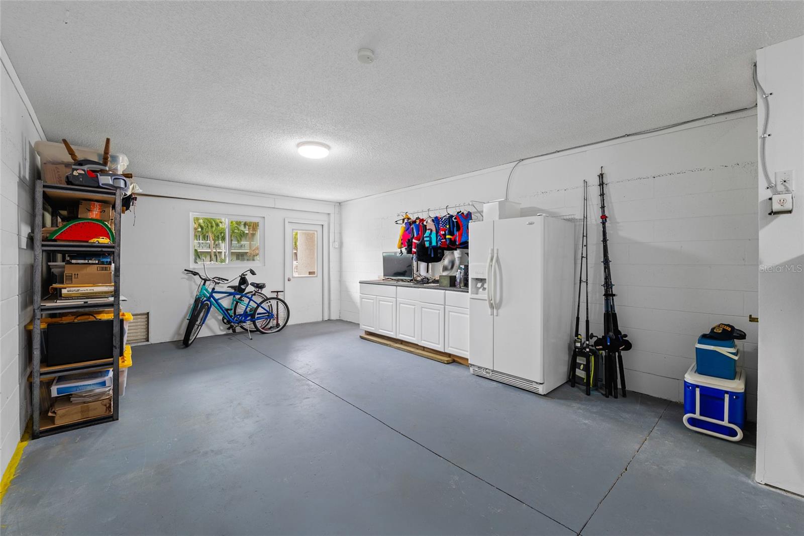 274 MADEIRA CIR, ST PETERSBURG, FL, 33715