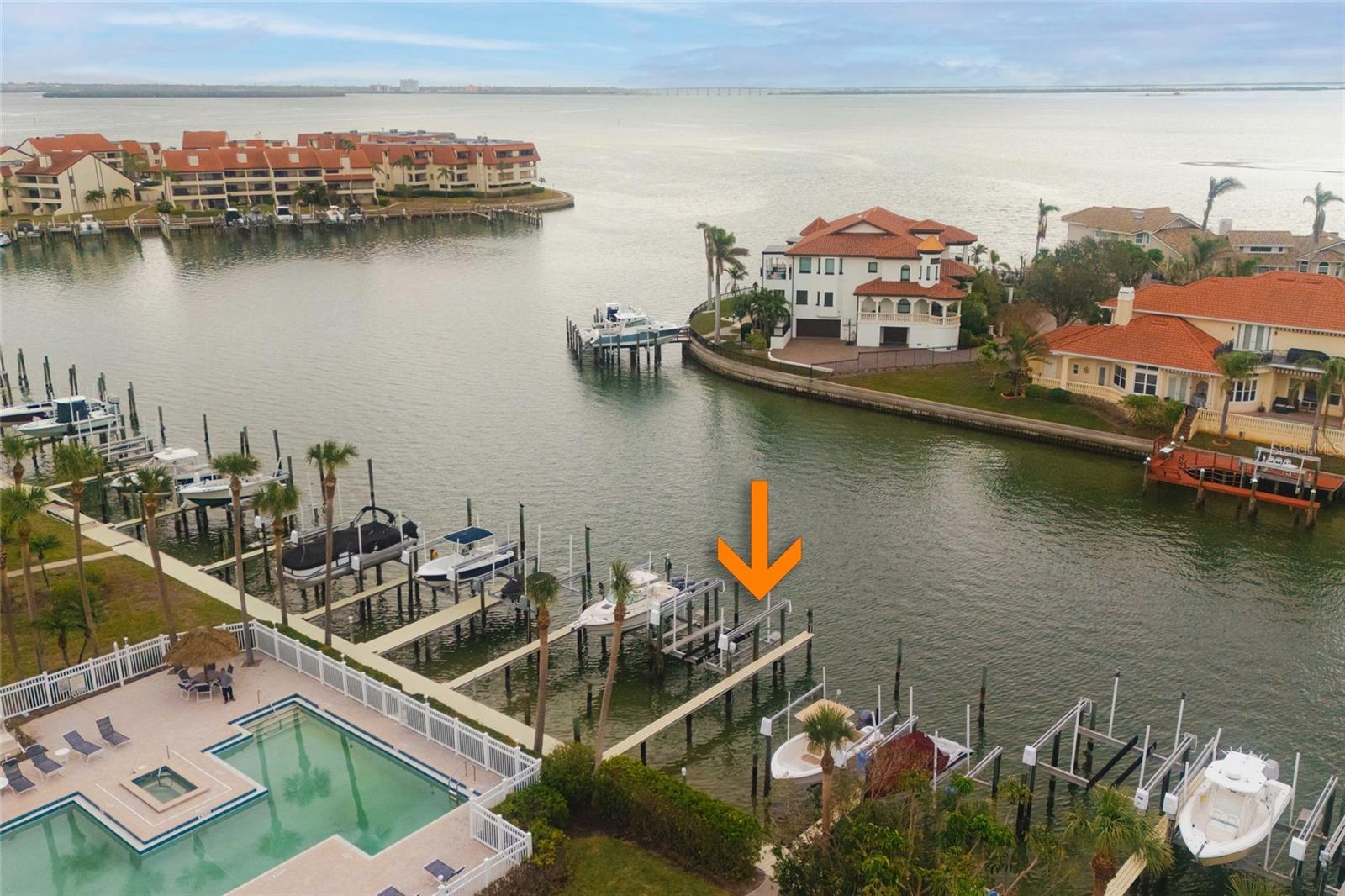 274 MADEIRA CIR, ST PETERSBURG, FL, 33715