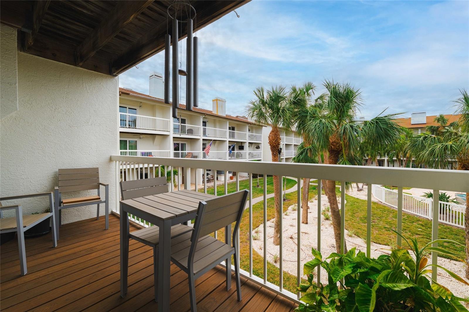 274 MADEIRA CIR, ST PETERSBURG, FL, 33715