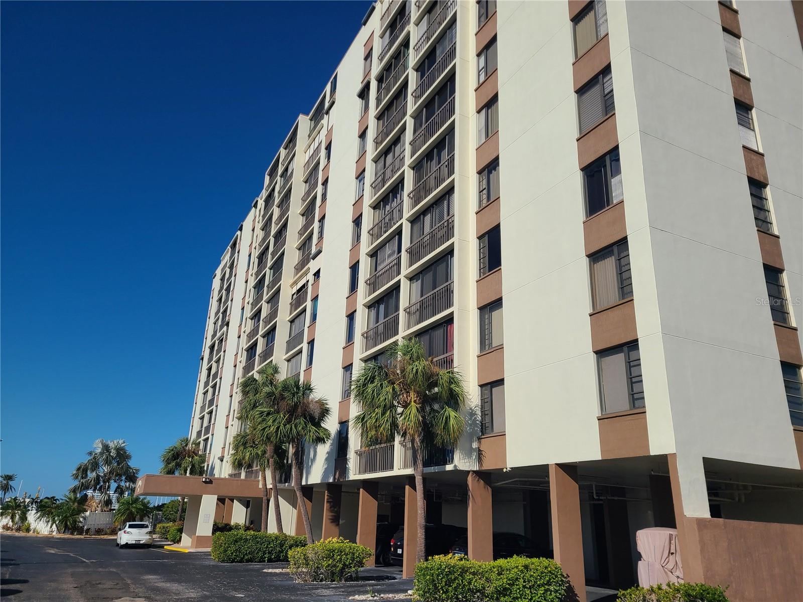 255 DOLPHIN PT #511, CLEARWATER BEACH, FL, 33767