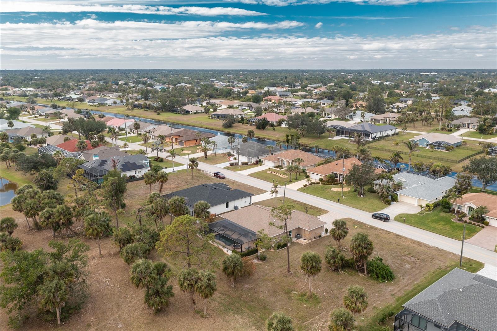 594 ROTONDA CIR, ROTONDA WEST, FL, 33947