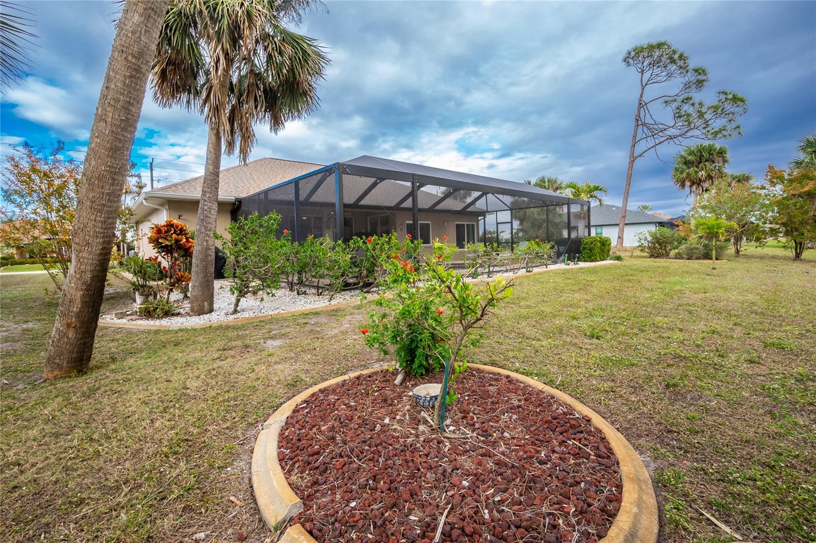 594 ROTONDA CIR, ROTONDA WEST, FL, 33947