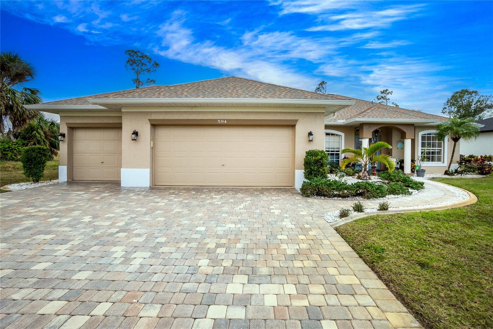 594 ROTONDA CIR, ROTONDA WEST, FL, 33947