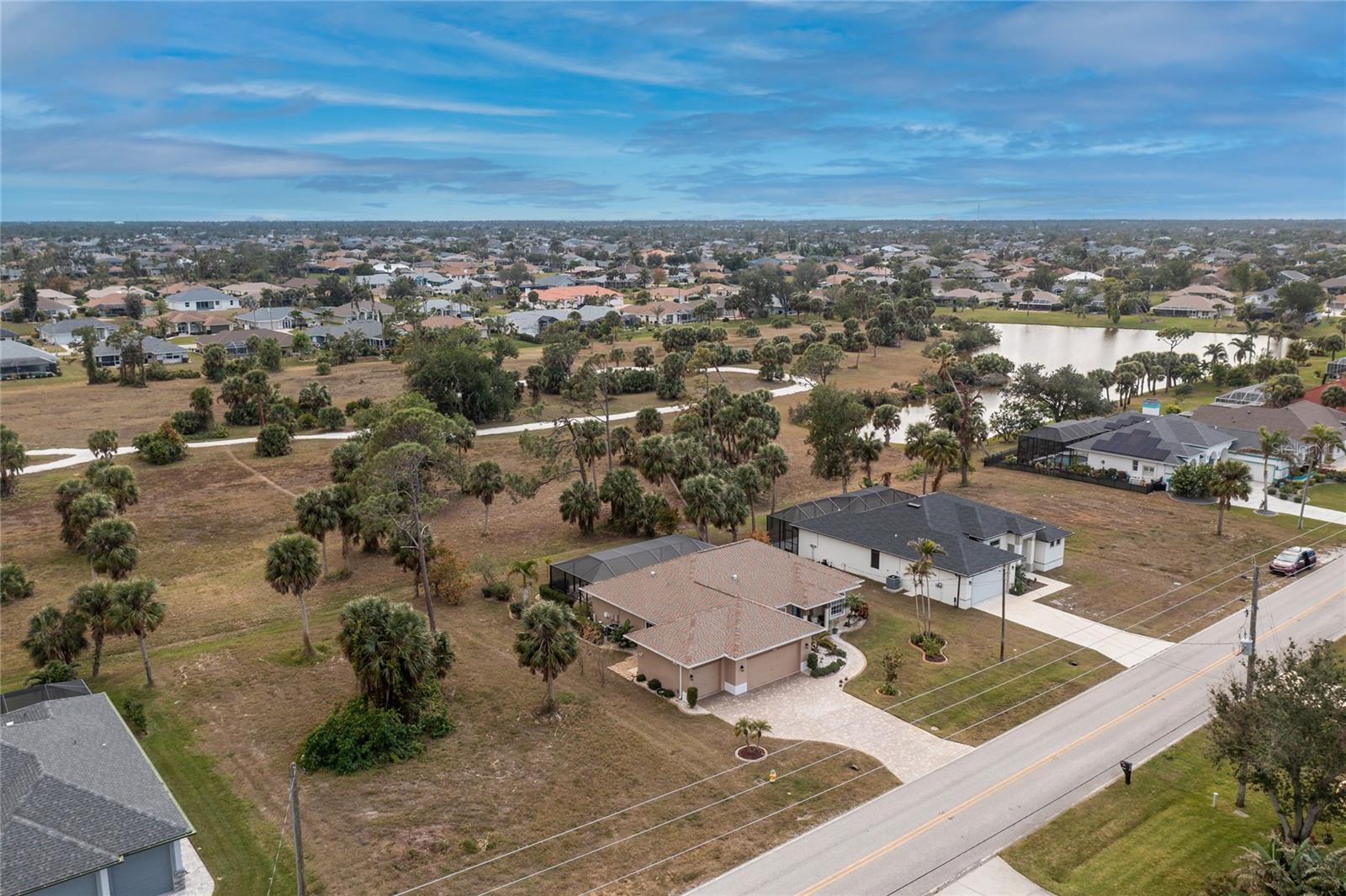 594 ROTONDA CIR, ROTONDA WEST, FL, 33947
