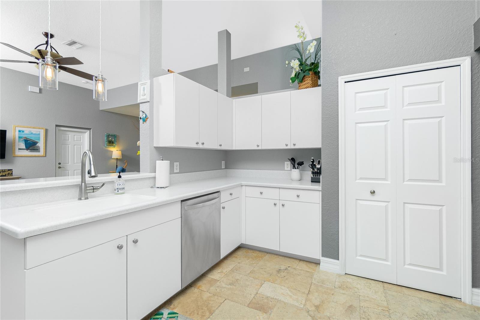 594 ROTONDA CIR, ROTONDA WEST, FL, 33947
