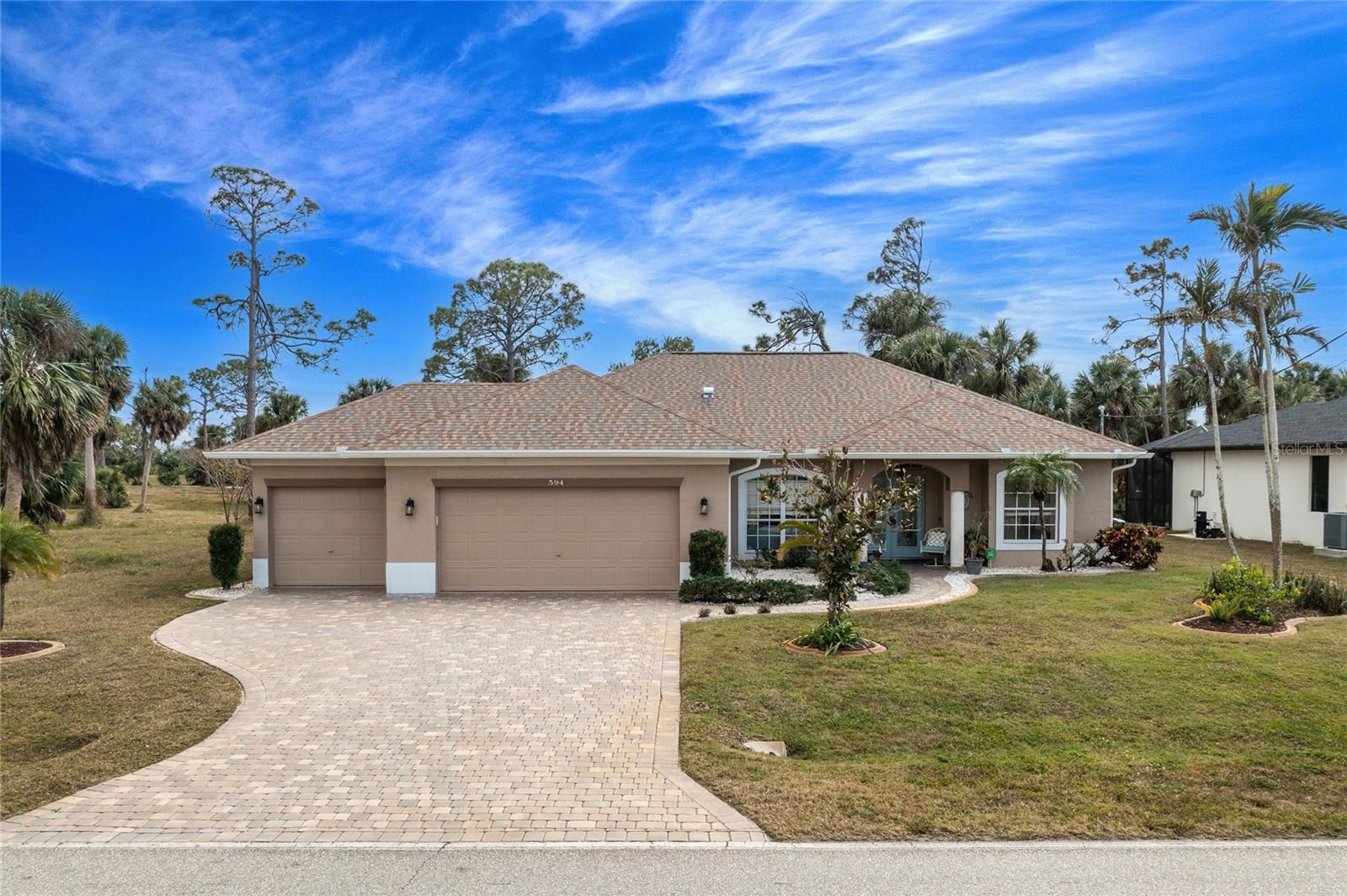 594 ROTONDA CIR, ROTONDA WEST, FL, 33947