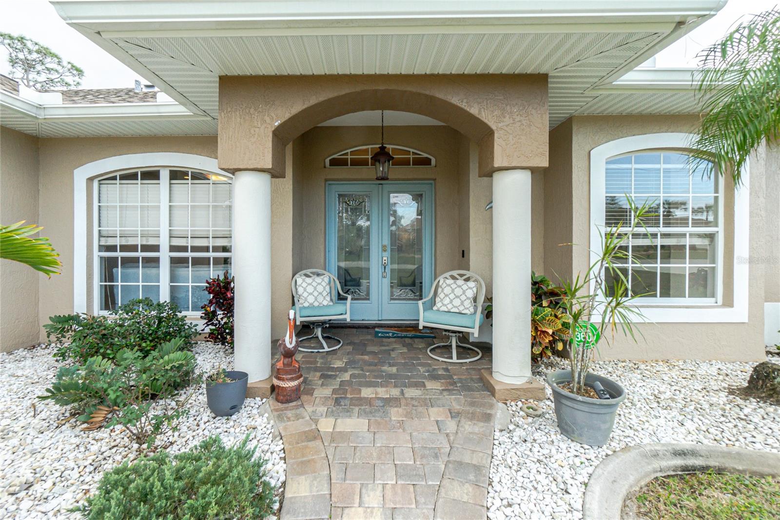 594 ROTONDA CIR, ROTONDA WEST, FL, 33947