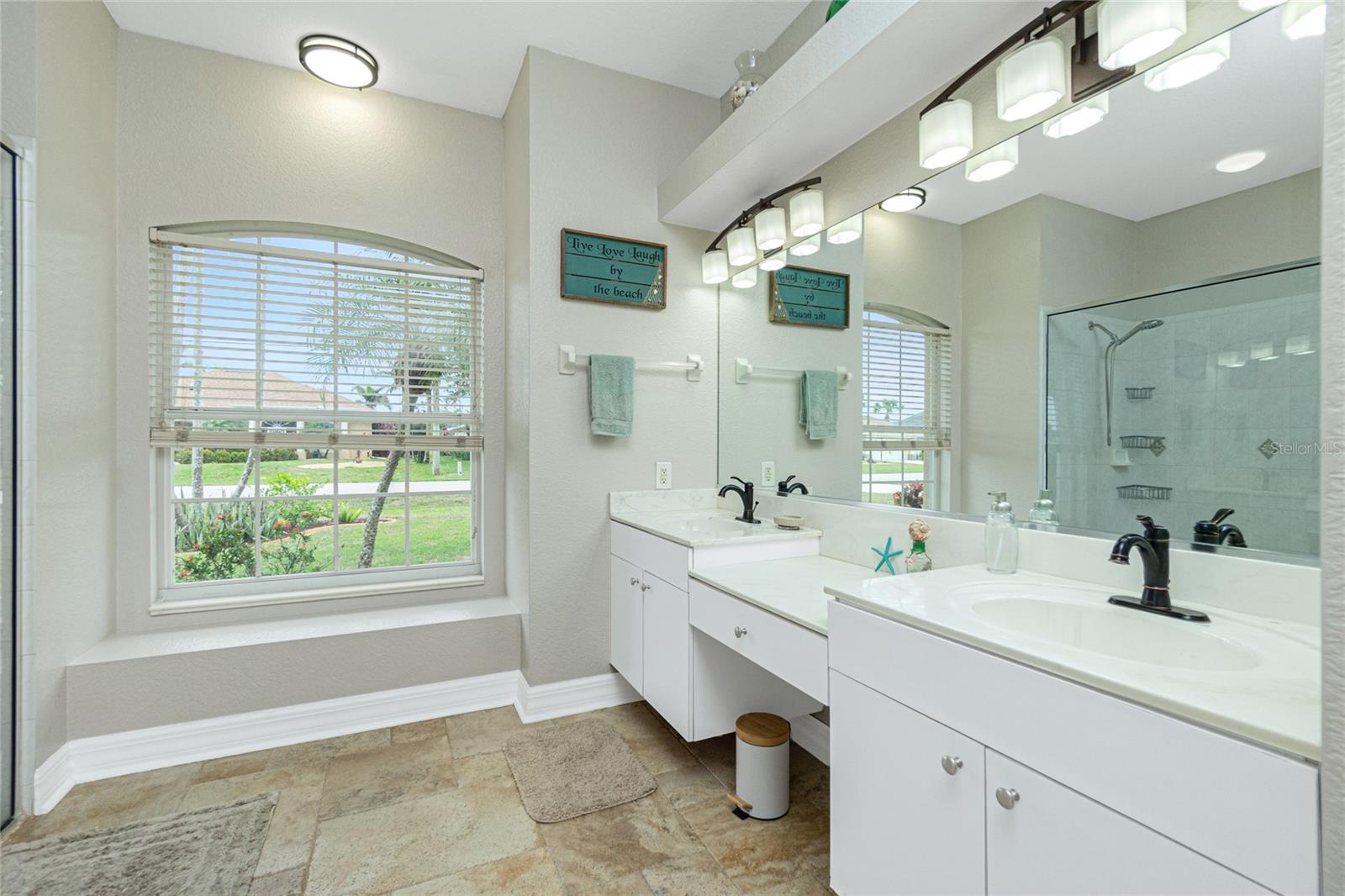594 ROTONDA CIR, ROTONDA WEST, FL, 33947