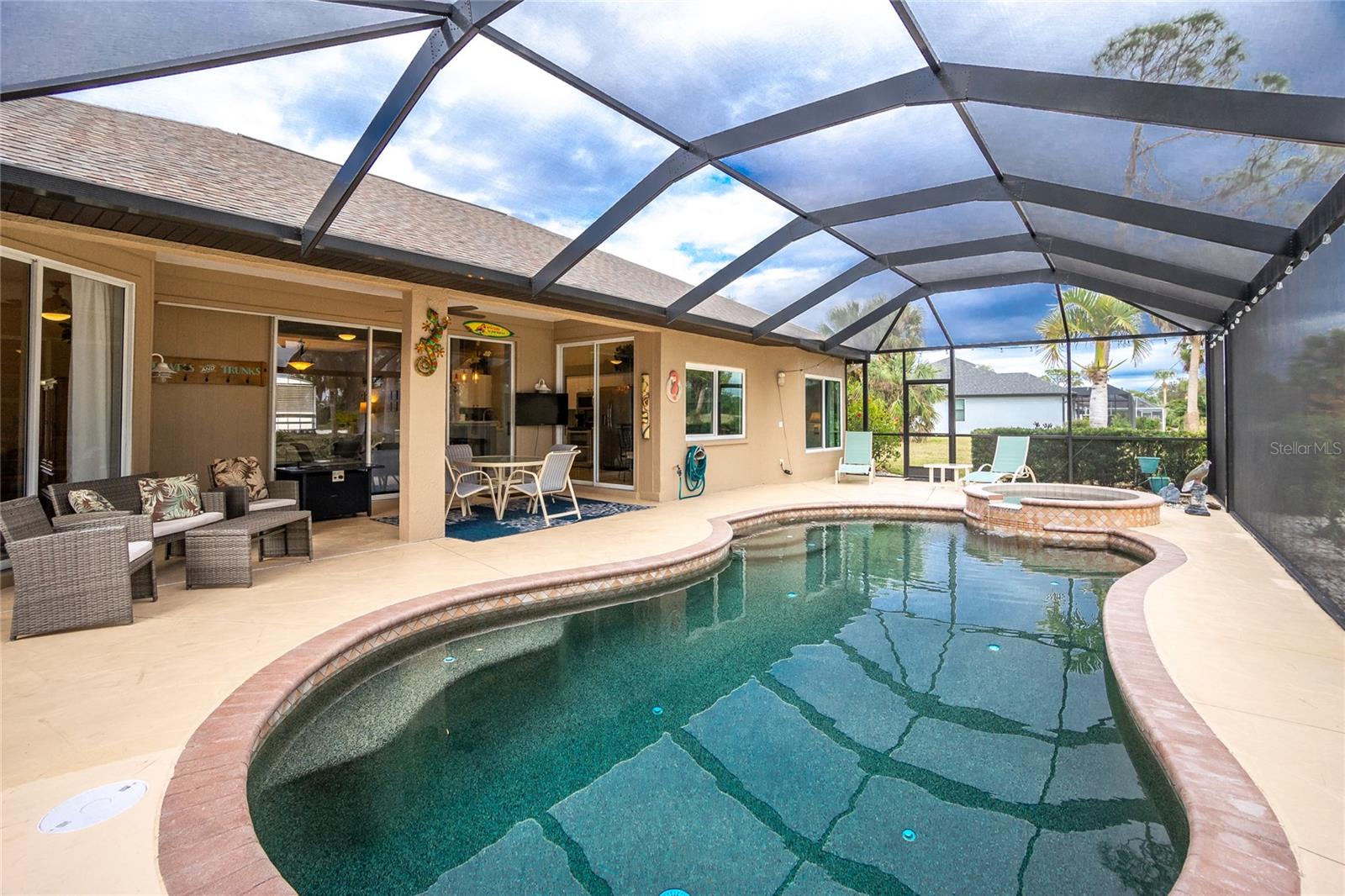 594 ROTONDA CIR, ROTONDA WEST, FL, 33947