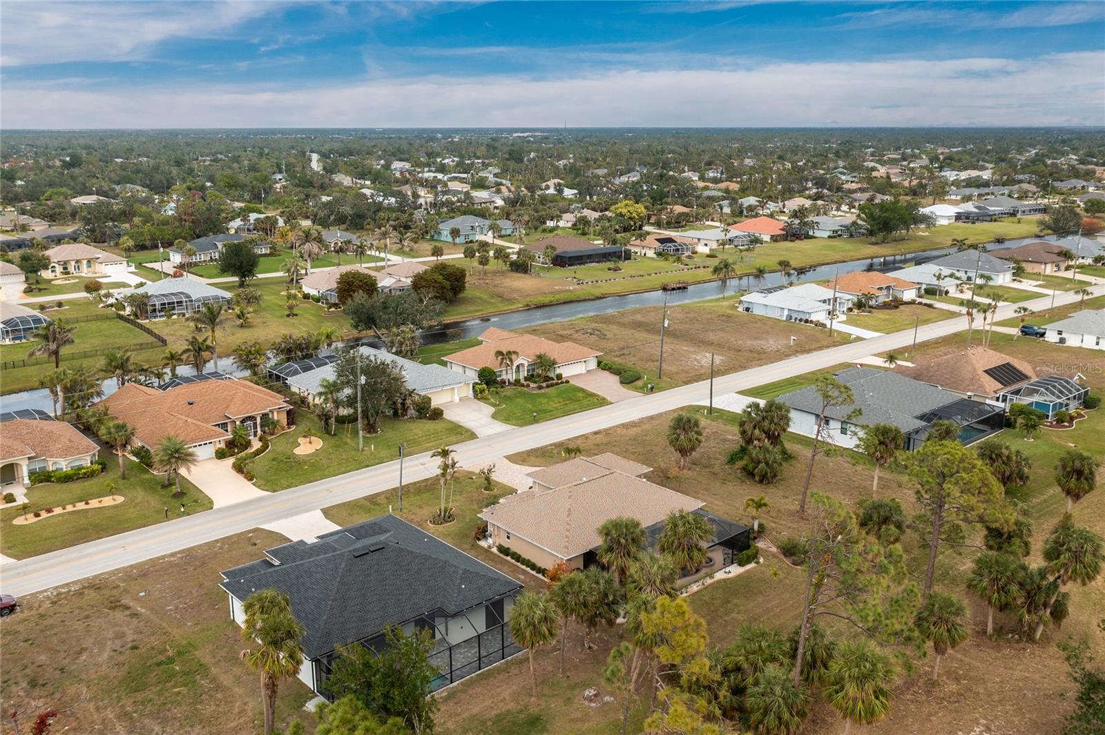 594 ROTONDA CIR, ROTONDA WEST, FL, 33947
