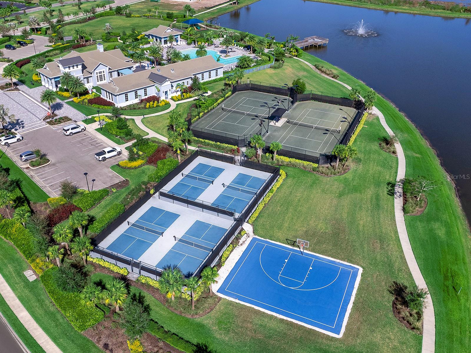 8050 REDONDA LOOP, LAKEWOOD RANCH, FL, 34202