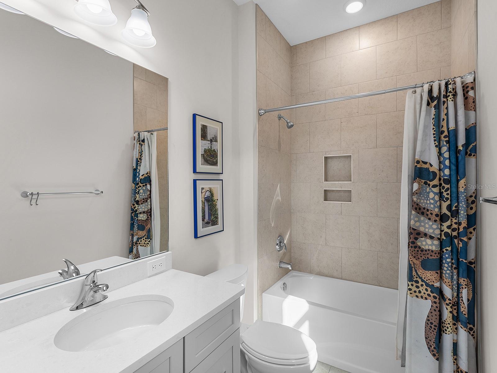 8050 REDONDA LOOP, LAKEWOOD RANCH, FL, 34202