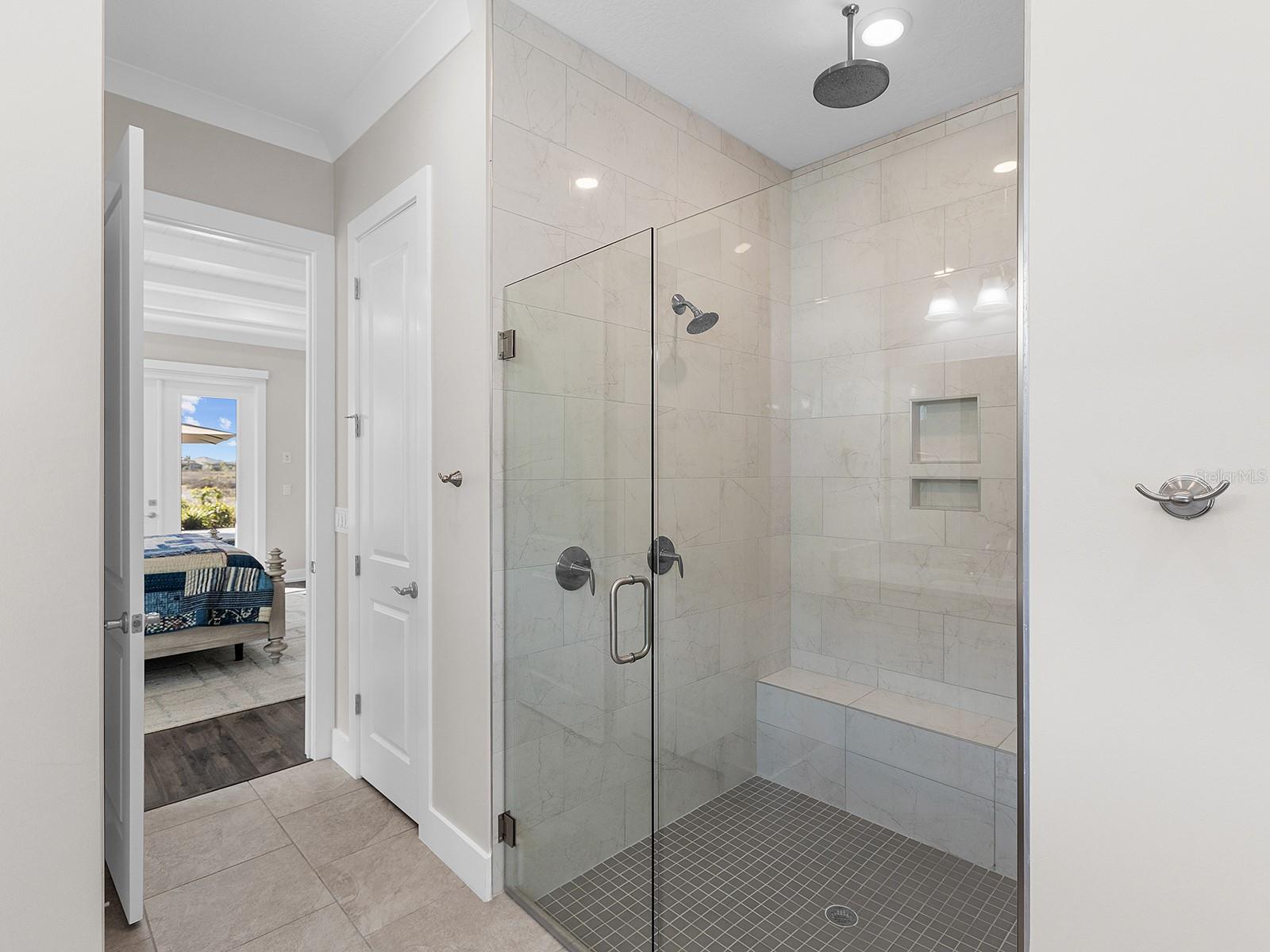 8050 REDONDA LOOP, LAKEWOOD RANCH, FL, 34202