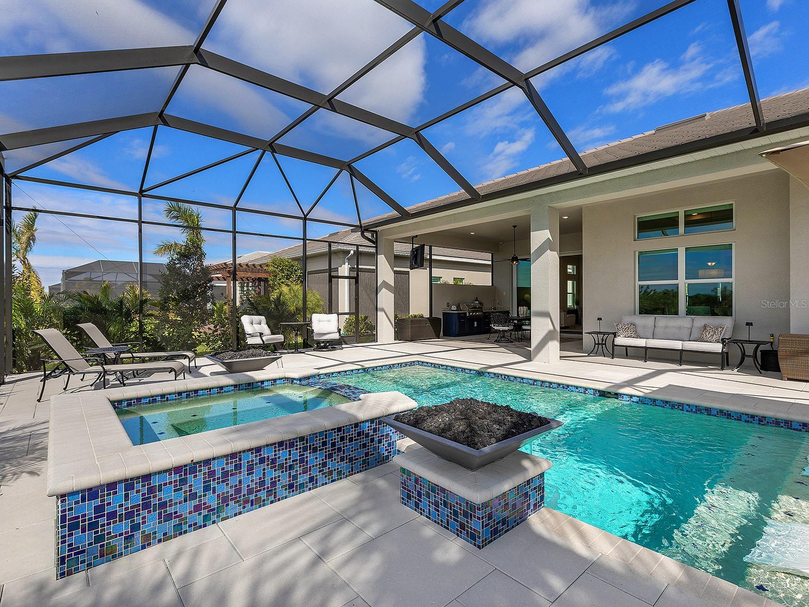 8050 REDONDA LOOP, LAKEWOOD RANCH, FL, 34202
