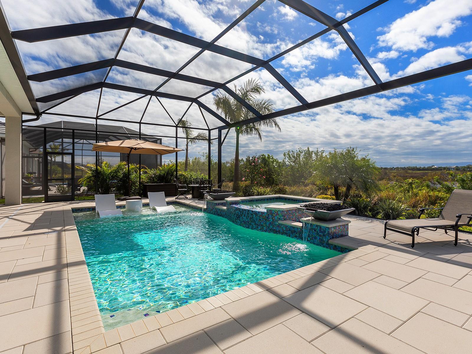 8050 REDONDA LOOP, LAKEWOOD RANCH, FL, 34202