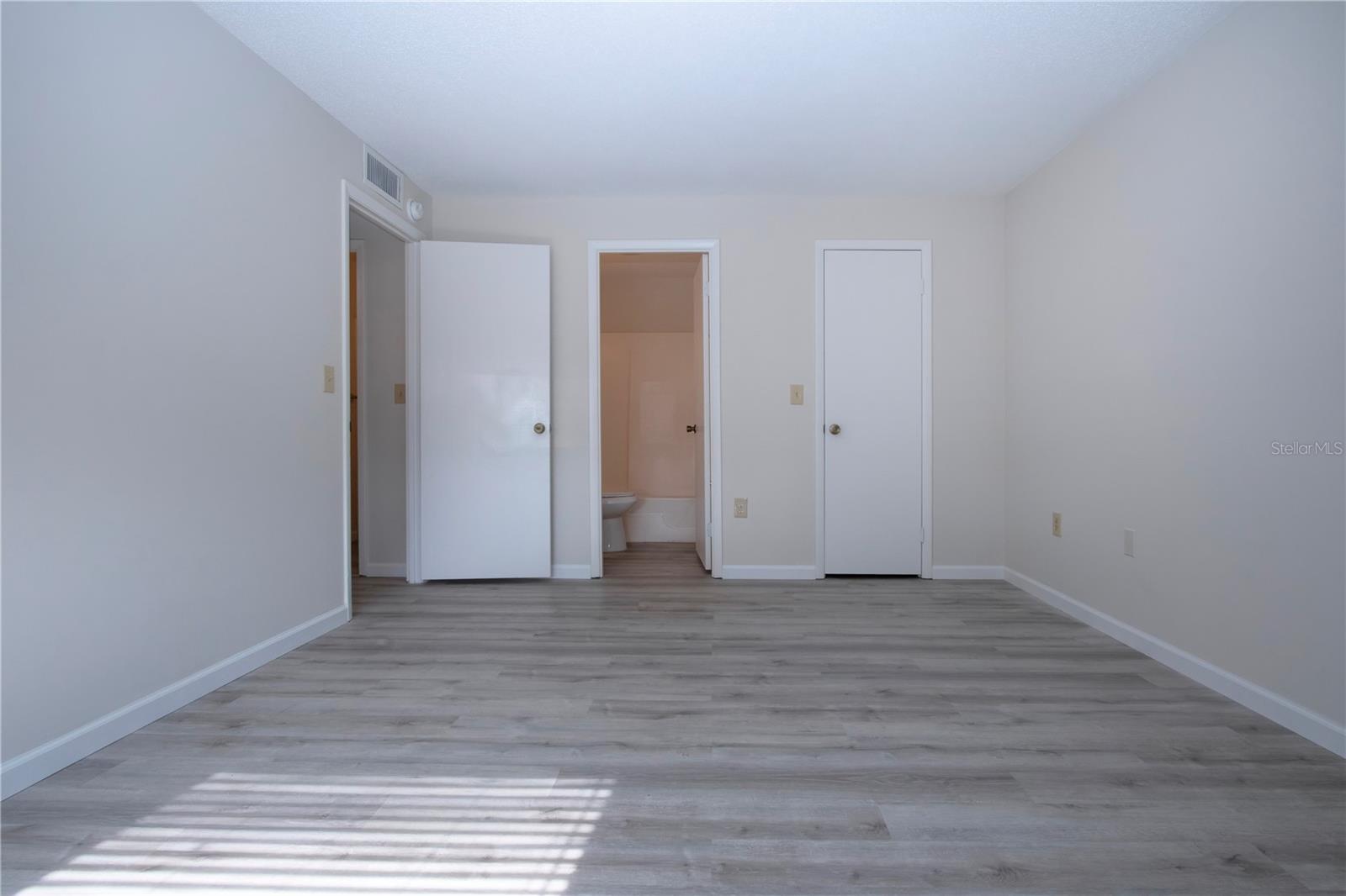3259 BENEVA RD #102, SARASOTA, FL, 34232