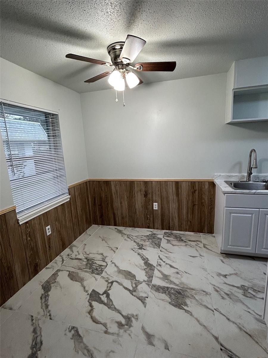 822 N NEW HAMPSHIRE AVE, TAVARES, FL, 32778