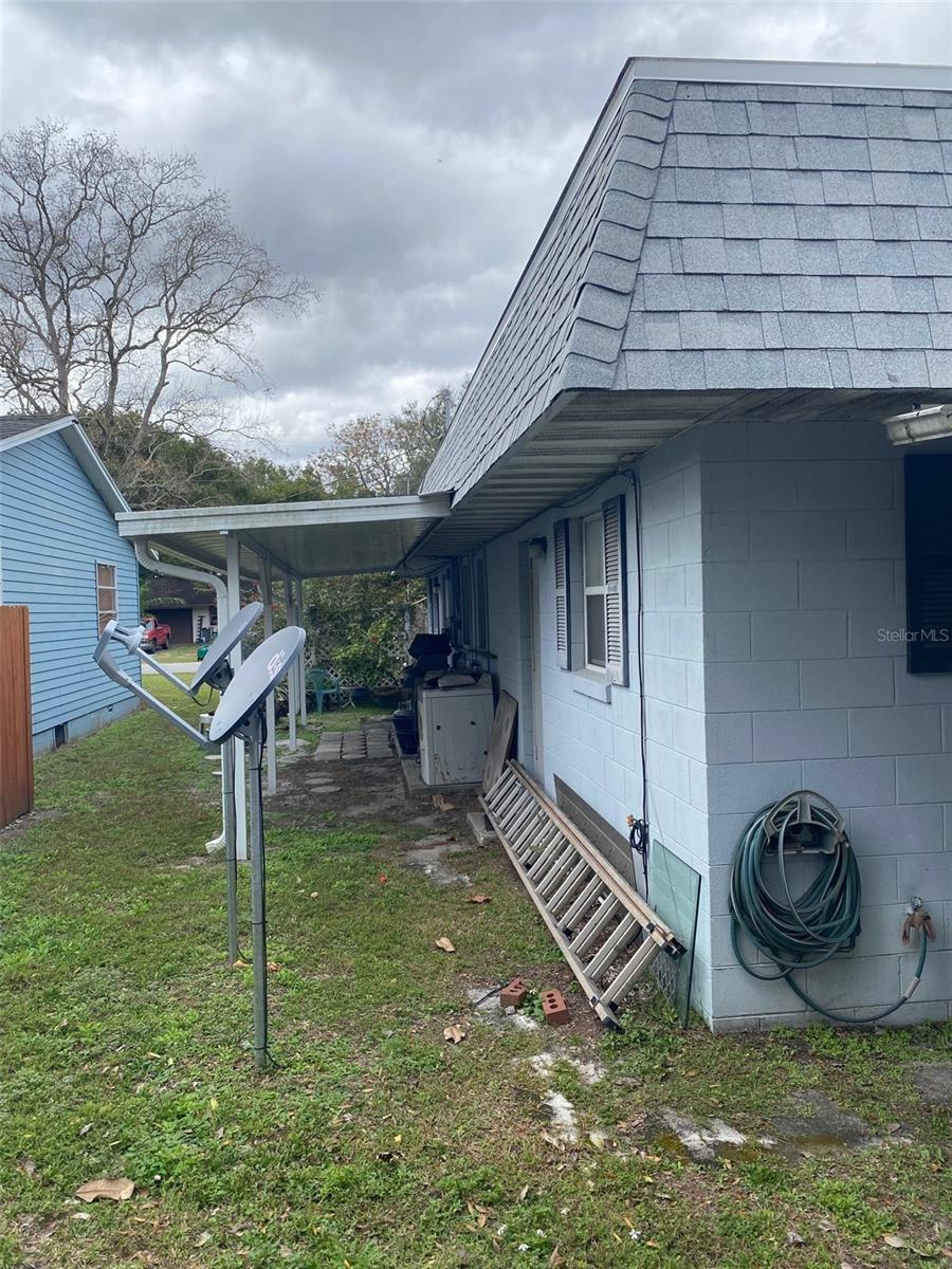 822 N NEW HAMPSHIRE AVE, TAVARES, FL, 32778