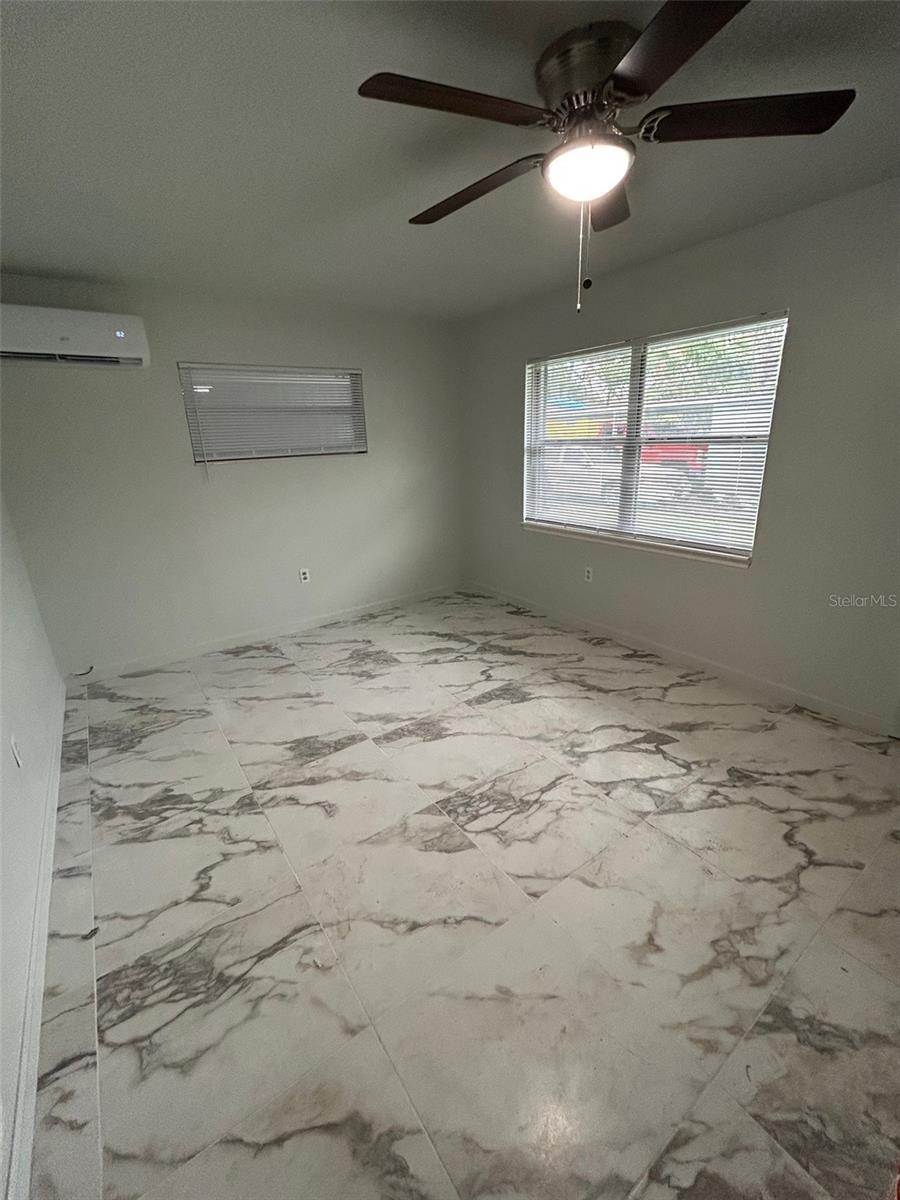 822 N NEW HAMPSHIRE AVE, TAVARES, FL, 32778